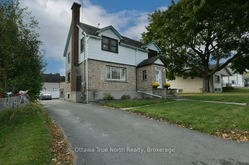 Photo 17 of 61 Daniel Street N, Arnprior — HOMEH