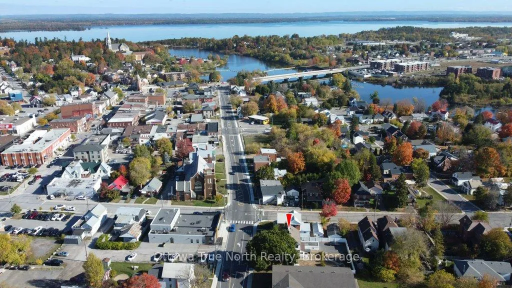 Photo 21 of 61 Daniel Street N, Arnprior — HOMEH