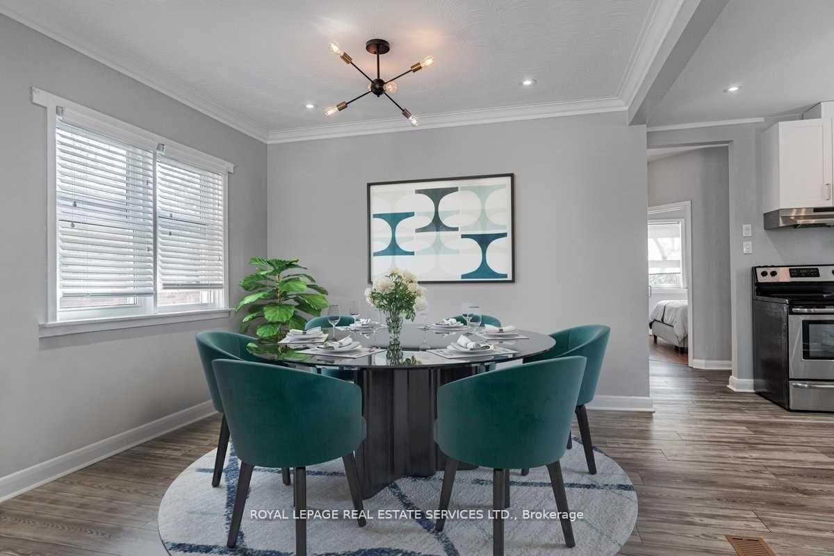 Photo 2 of 2289 Lawrence Avenue W, Etobicoke, Humber Heights — HOMEH