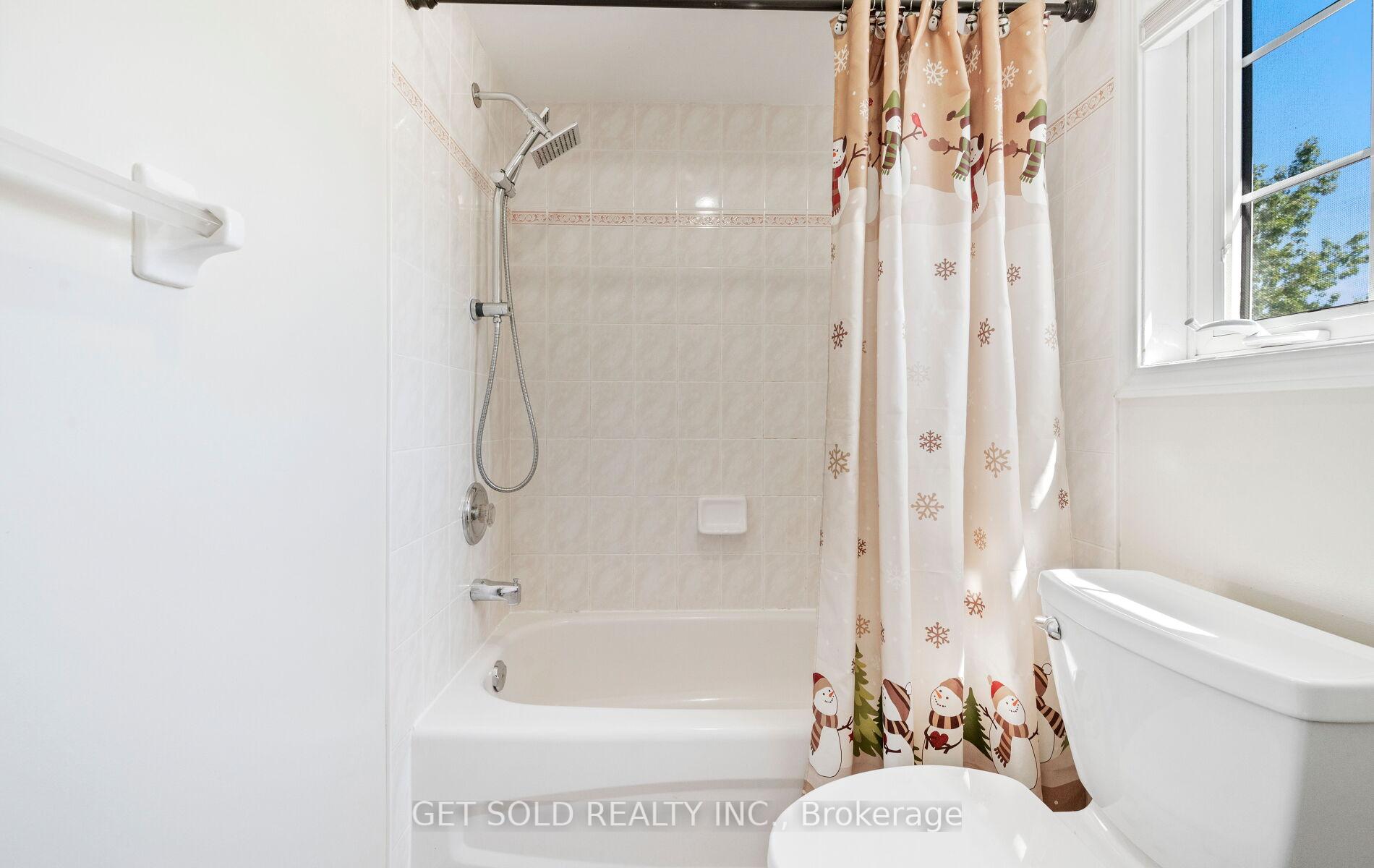 Photo 26 of 16 Mare Crescent, Etobicoke, West Humber-Clairville — HOMEH