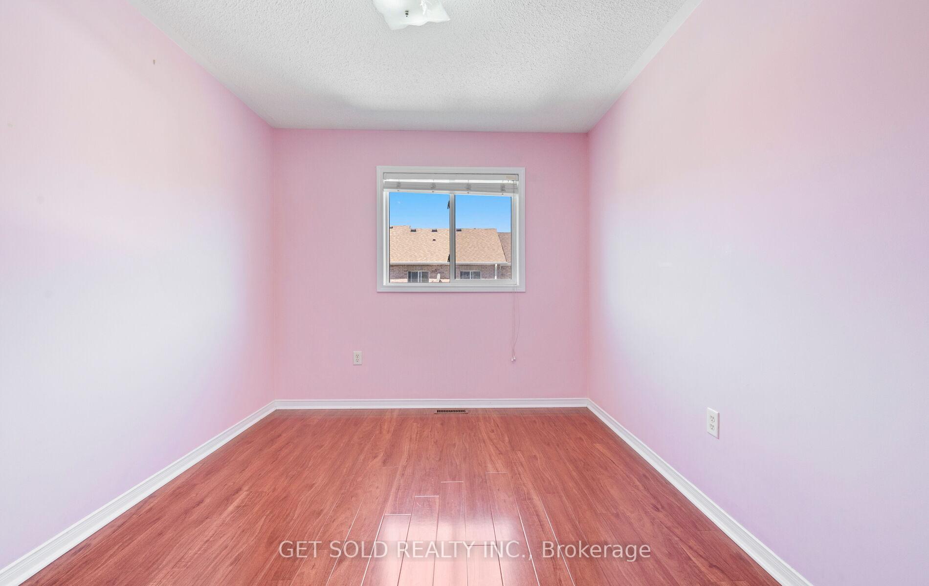 Photo 28 of 16 Mare Crescent, Etobicoke, West Humber-Clairville — HOMEH