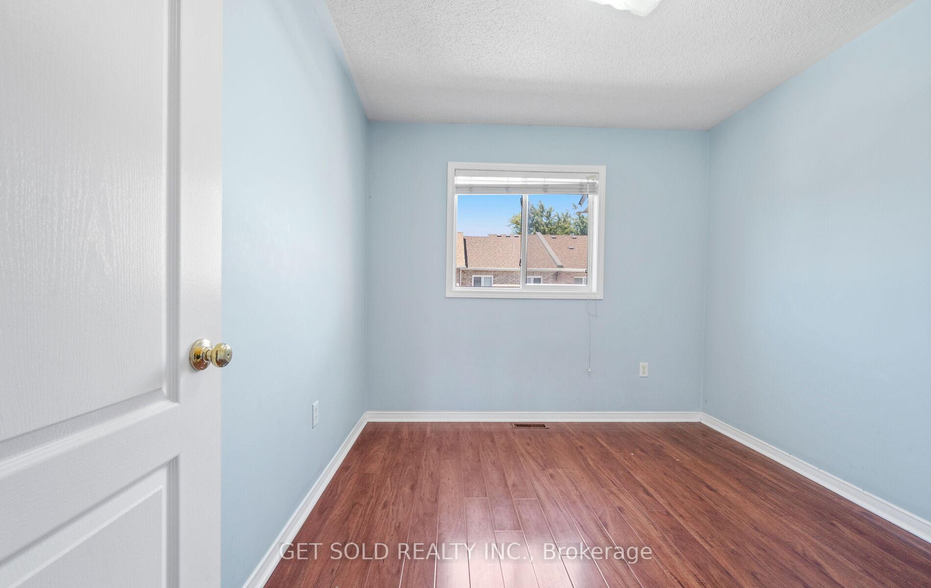 Photo 30 of 16 Mare Crescent, Etobicoke, West Humber-Clairville — HOMEH