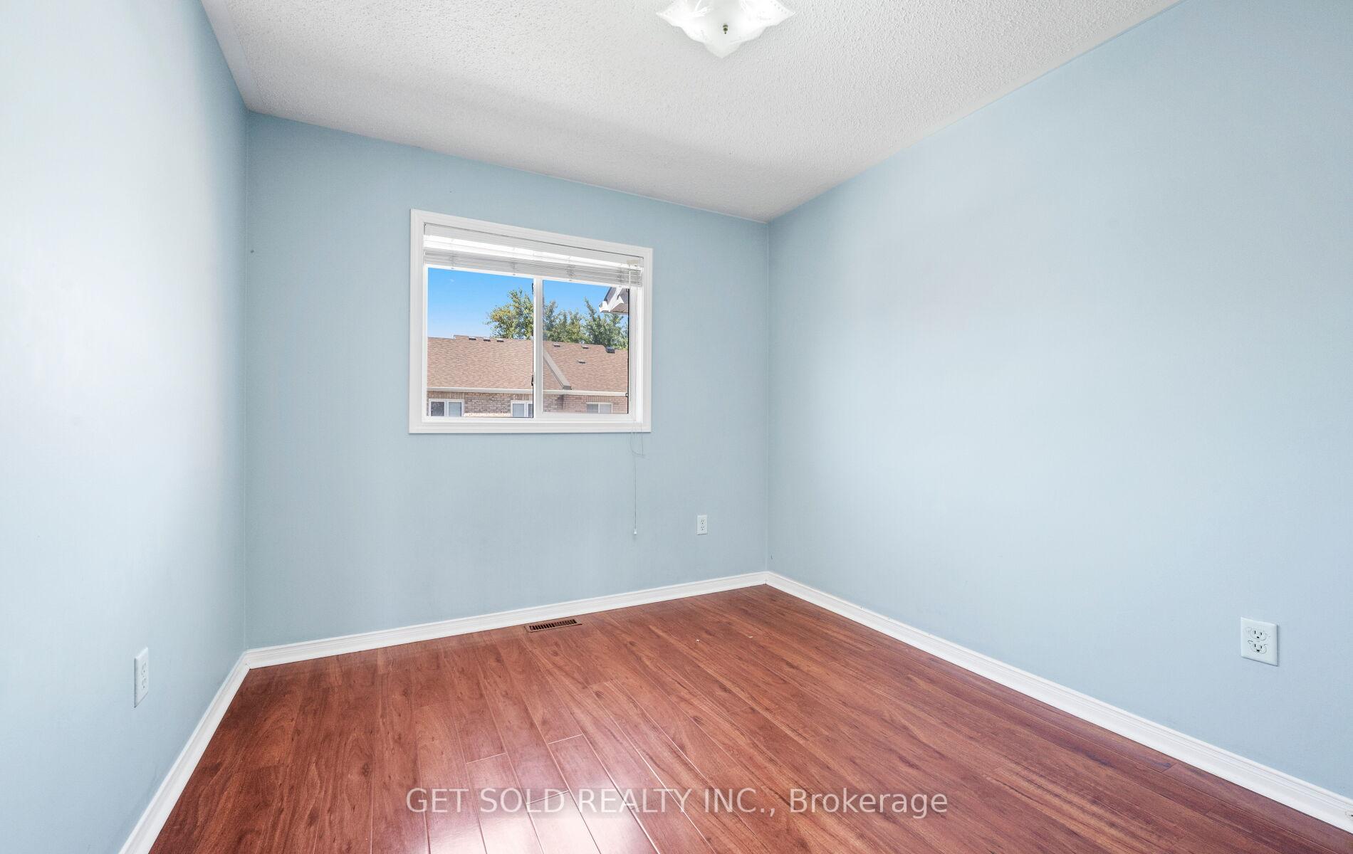 Photo 31 of 16 Mare Crescent, Etobicoke, West Humber-Clairville — HOMEH