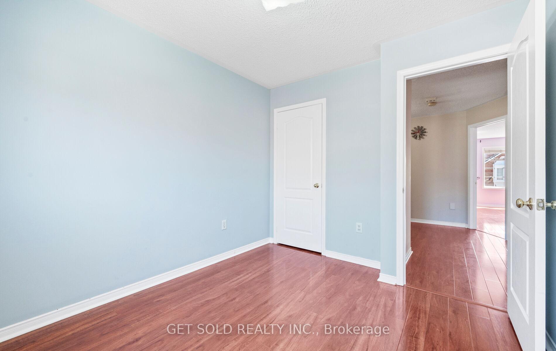 Photo 32 of 16 Mare Crescent, Etobicoke, West Humber-Clairville — HOMEH