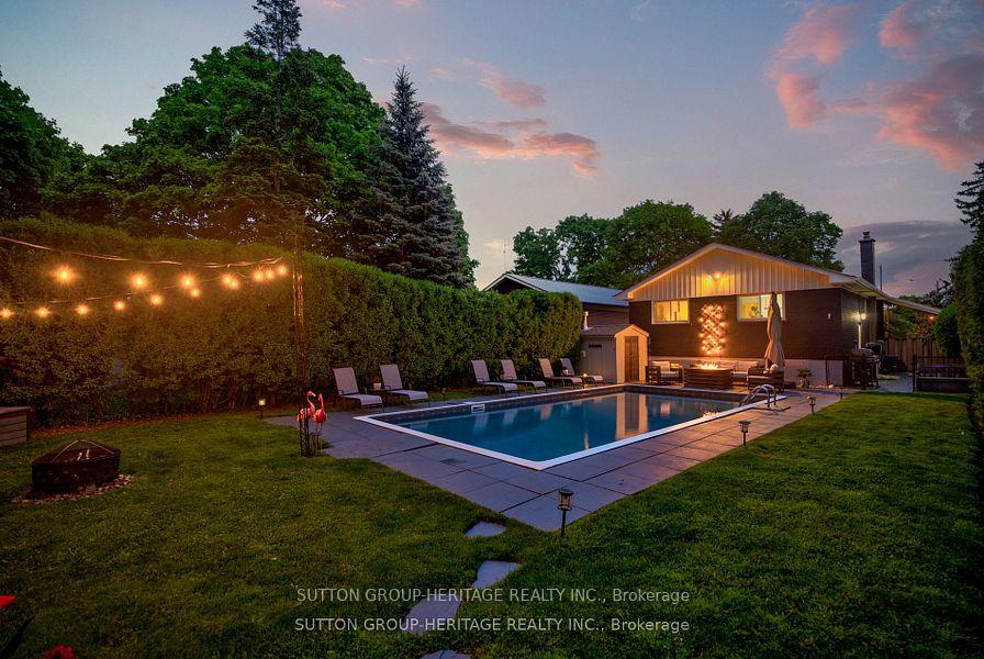Photo 9 of 22 Paragon Road, Etobicoke, Kingsview Village-The Westway — HOMEH