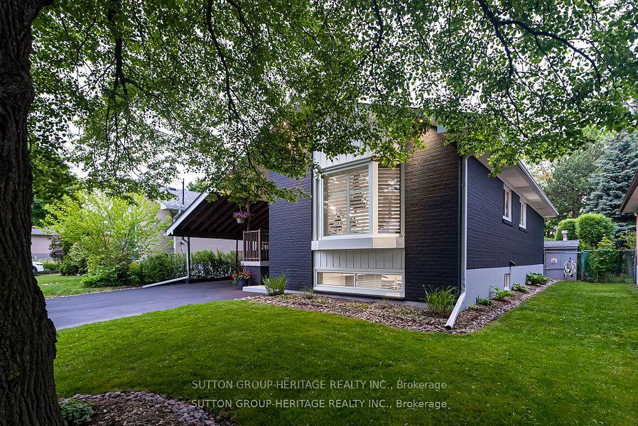 Photo 15 of 22 Paragon Road, Etobicoke, Kingsview Village-The Westway — HOMEH