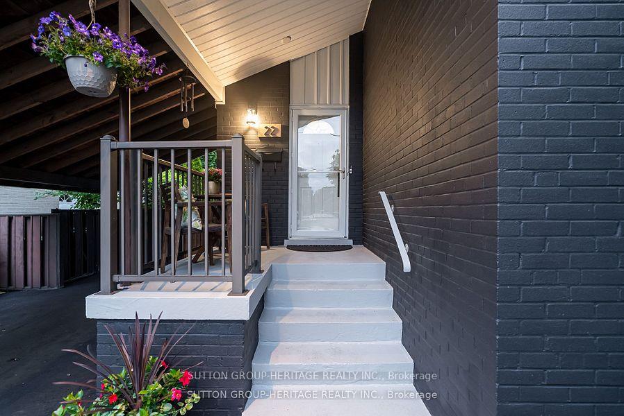 Photo 2 of 22 Paragon Road, Etobicoke, Kingsview Village-The Westway — HOMEH