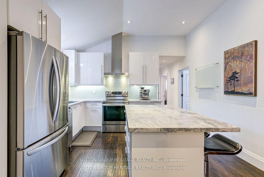 Photo 8 of 22 Paragon Road, Etobicoke, Kingsview Village-The Westway — HOMEH
