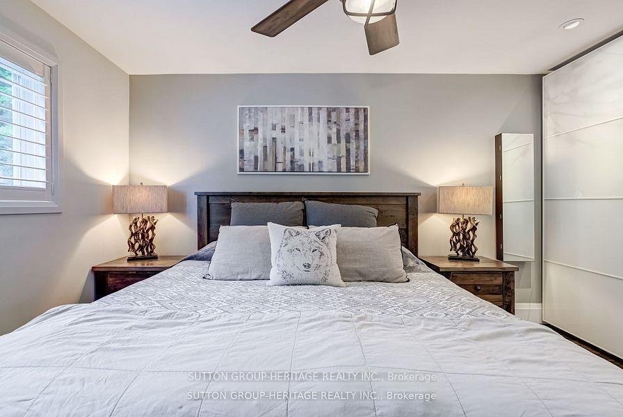 Photo 14 of 22 Paragon Road, Etobicoke, Kingsview Village-The Westway — HOMEH