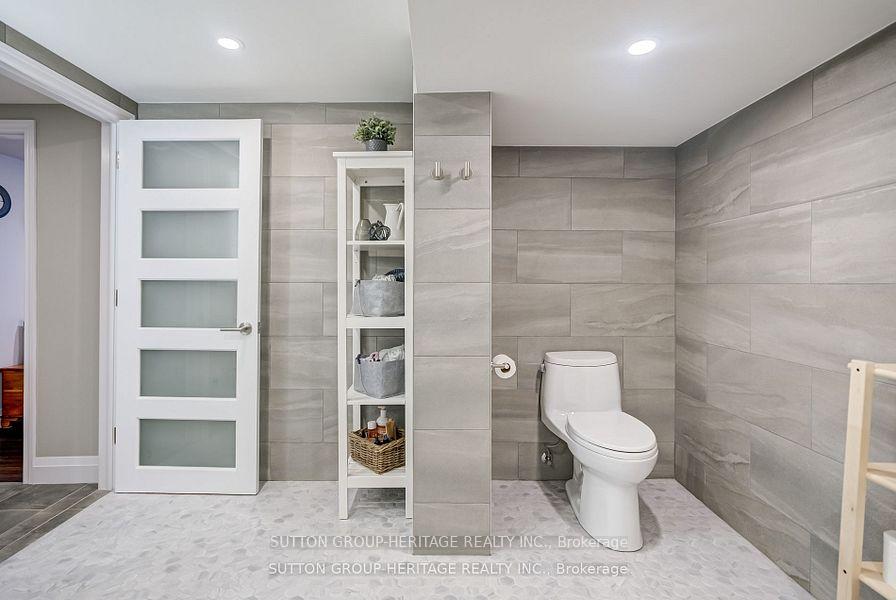 Photo 36 of 22 Paragon Road, Etobicoke, Kingsview Village-The Westway — HOMEH
