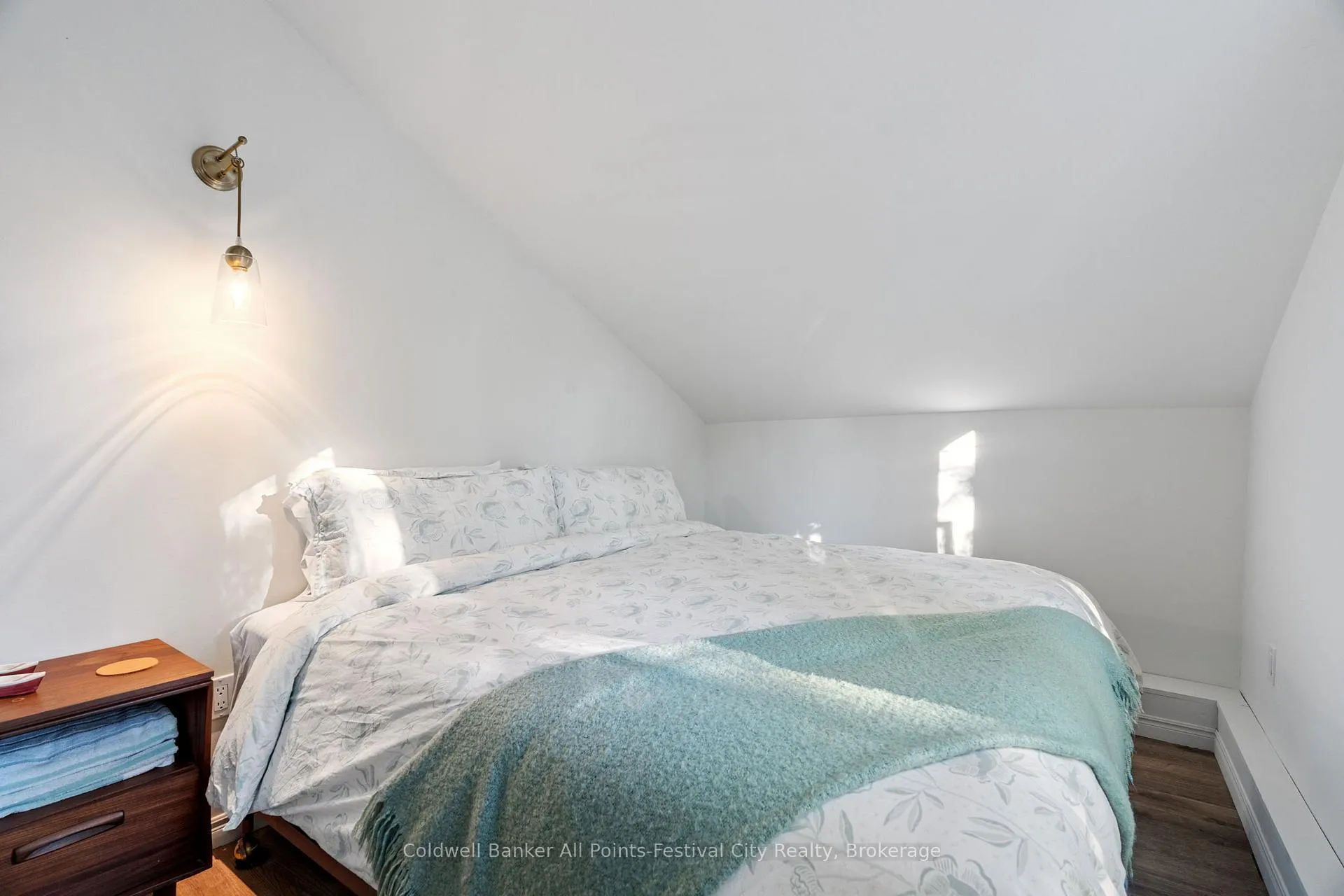 Photo 403 of 26 Bayfield Terrace, Bluewater, Bayfield — HOMEH