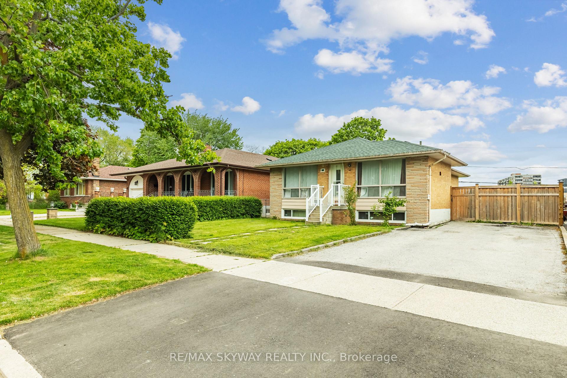 Photo 19 of 33 Tapley Drive, Etobicoke, Willowridge-Martingrove-Richview — HOMEH