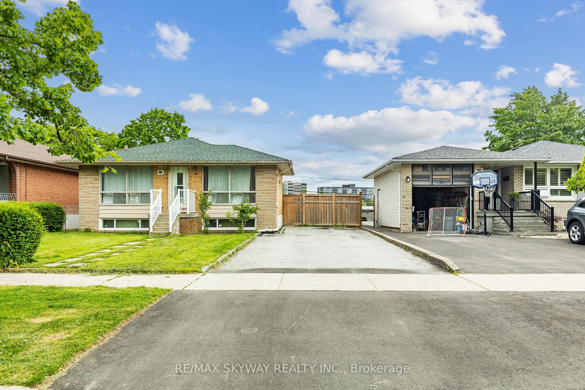 Photo 33 of 33 Tapley Drive, Etobicoke, Willowridge-Martingrove-Richview — HOMEH