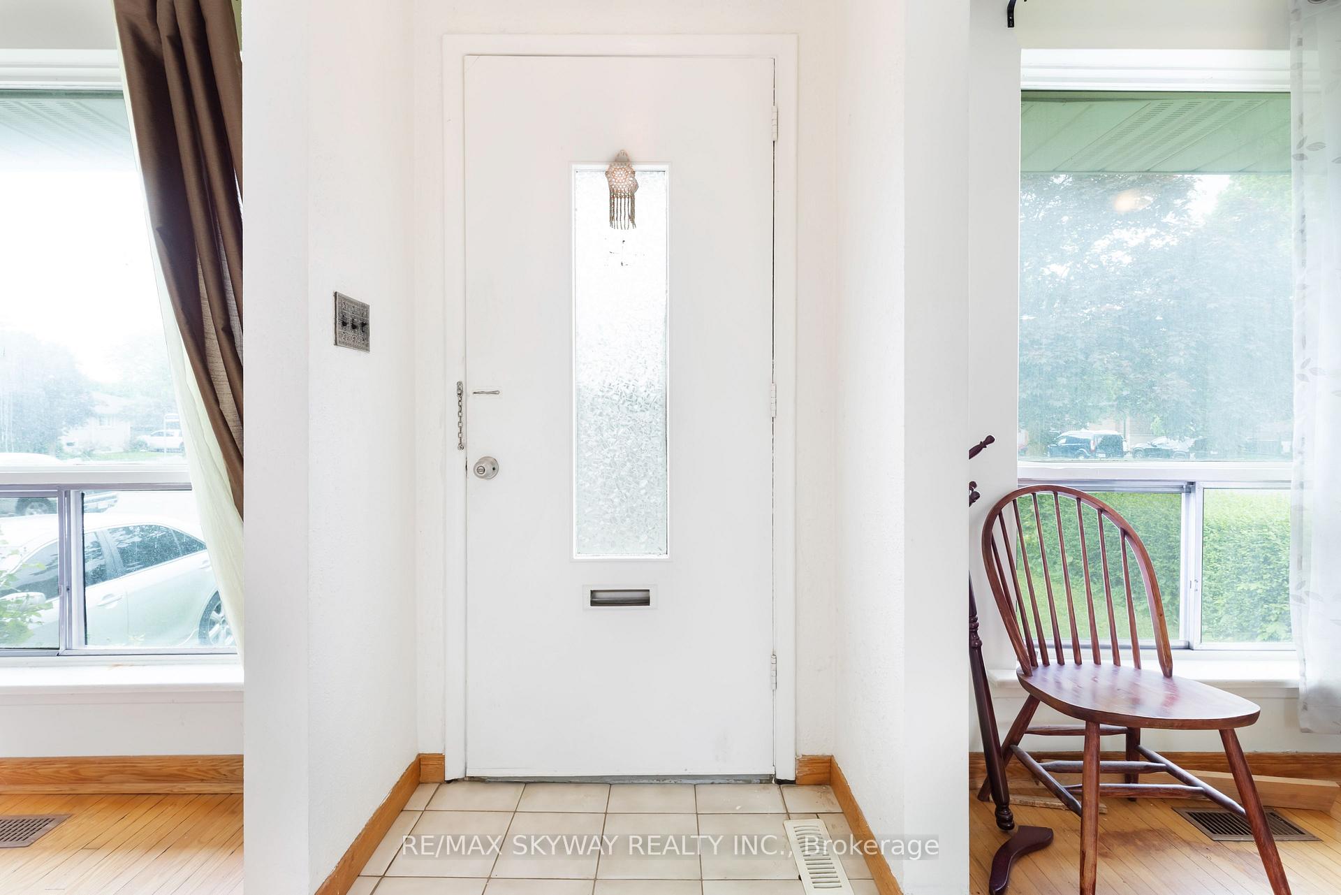 Photo 35 of 33 Tapley Drive, Etobicoke, Willowridge-Martingrove-Richview — HOMEH