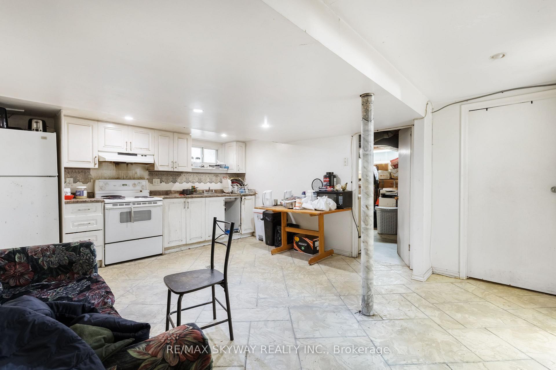 Photo 21 of 33 Tapley Drive, Etobicoke, Willowridge-Martingrove-Richview — HOMEH