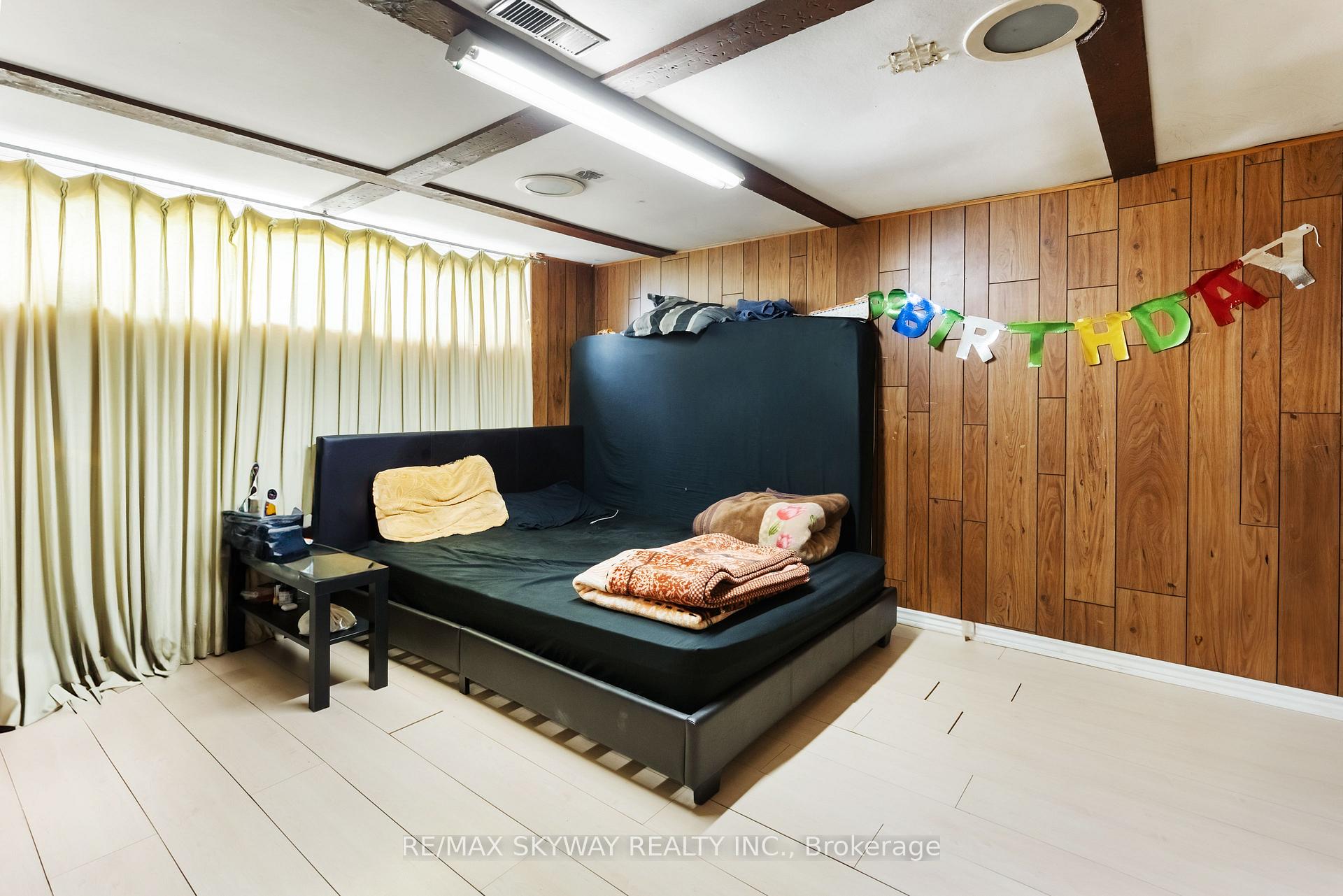 Photo 16 of 33 Tapley Drive, Etobicoke, Willowridge-Martingrove-Richview — HOMEH