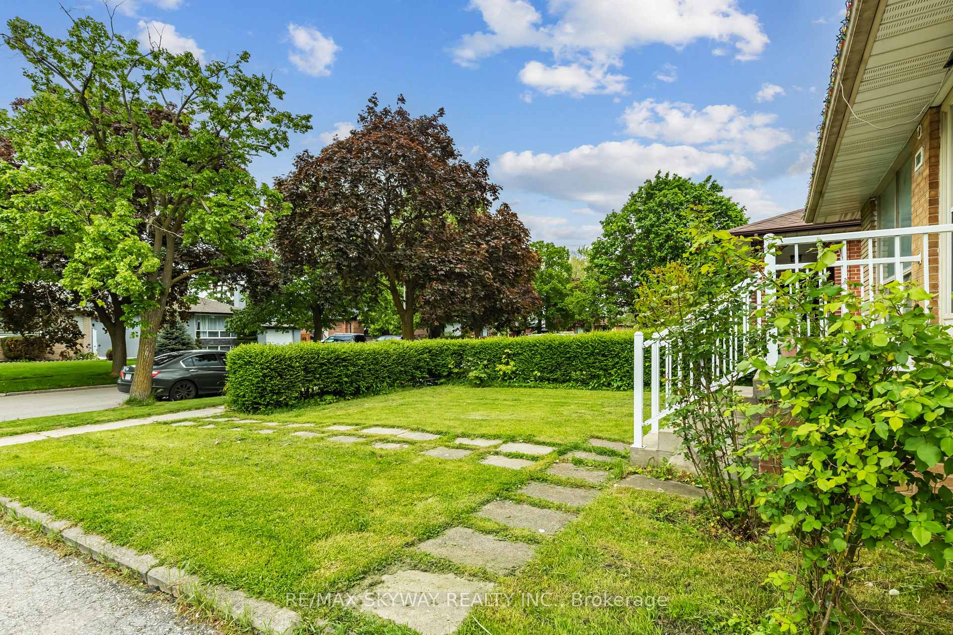 Photo 22 of 33 Tapley Drive, Etobicoke, Willowridge-Martingrove-Richview — HOMEH