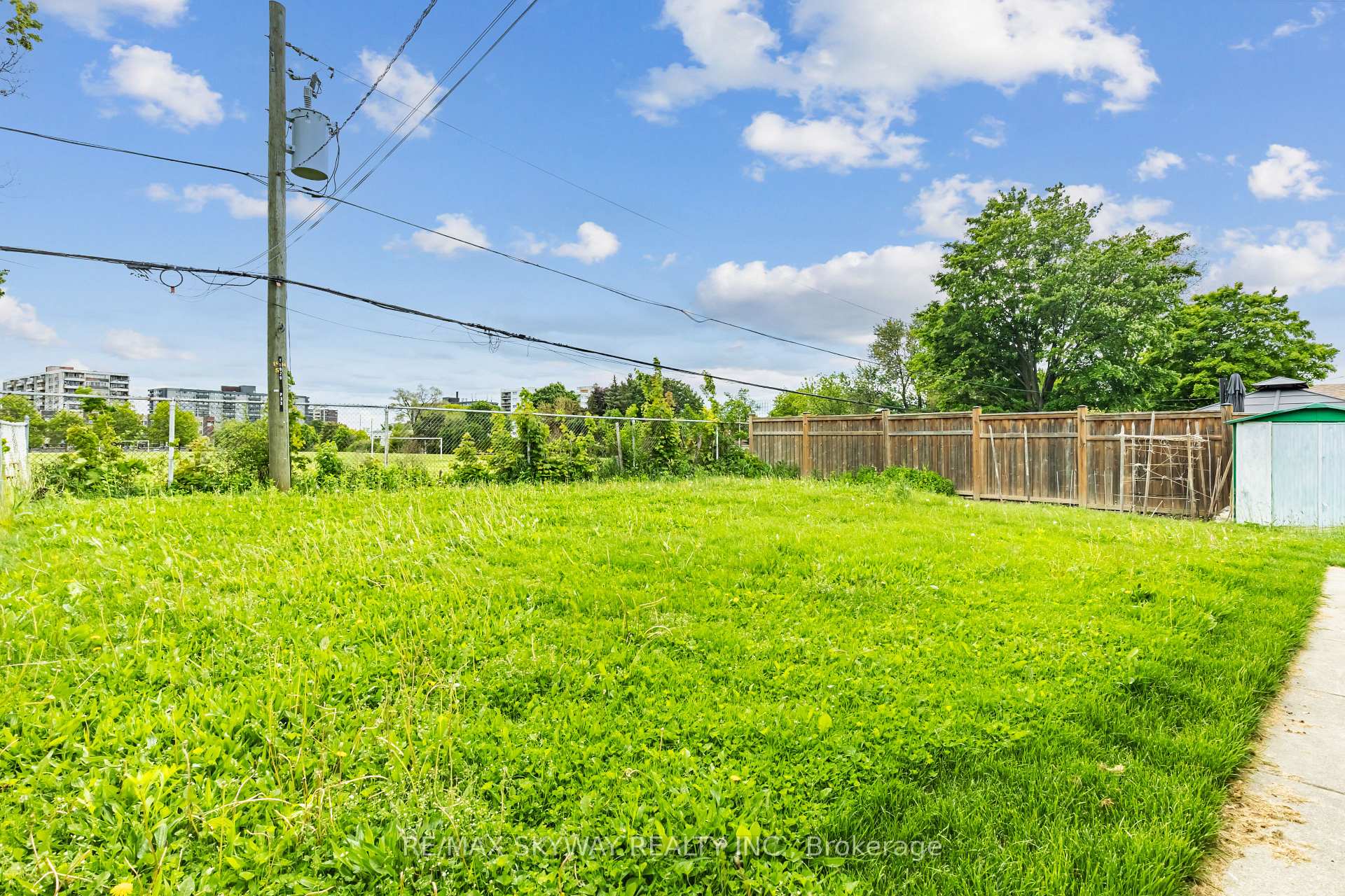 Photo 26 of 33 Tapley Drive, Etobicoke, Willowridge-Martingrove-Richview — HOMEH