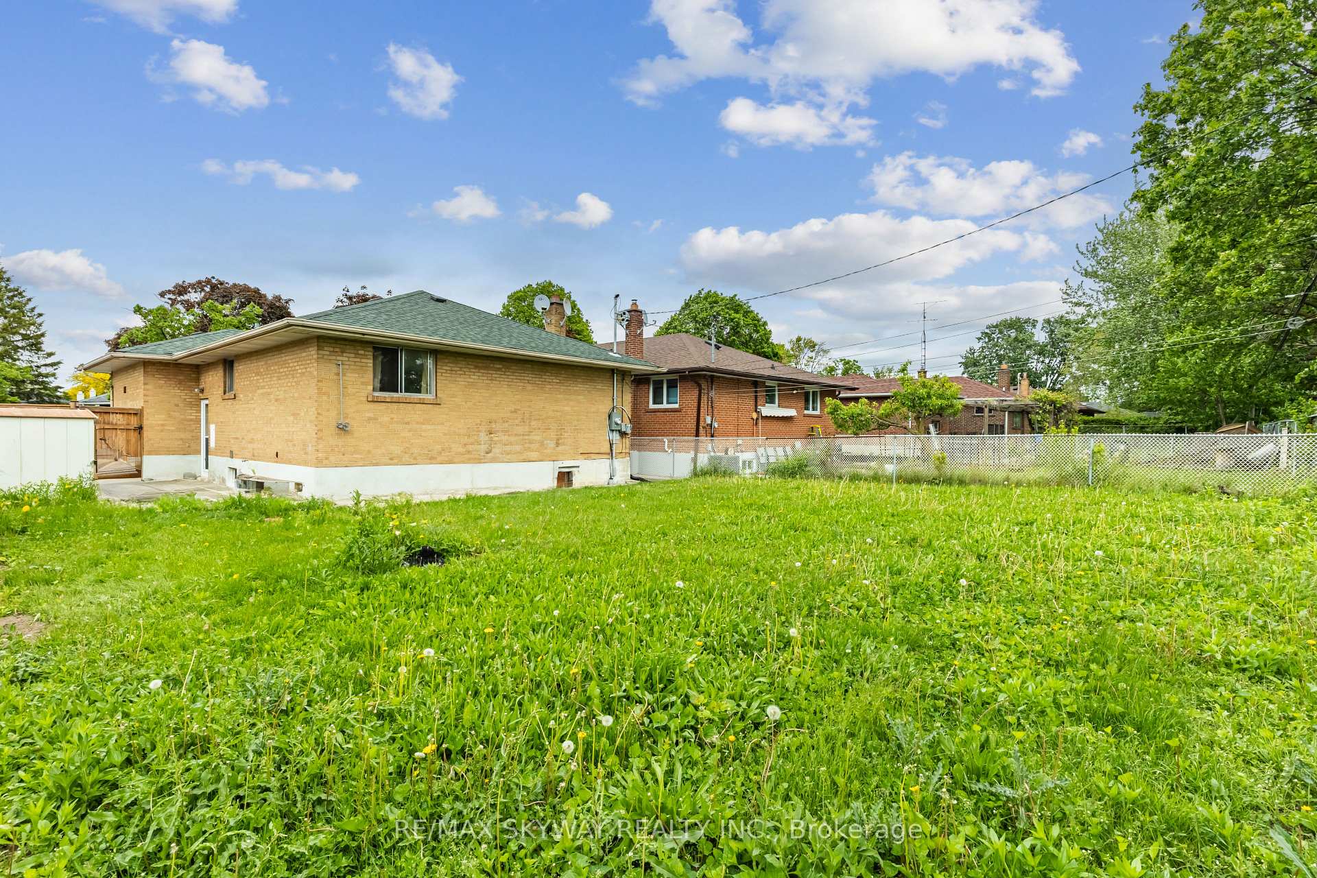 Photo 30 of 33 Tapley Drive, Etobicoke, Willowridge-Martingrove-Richview — HOMEH