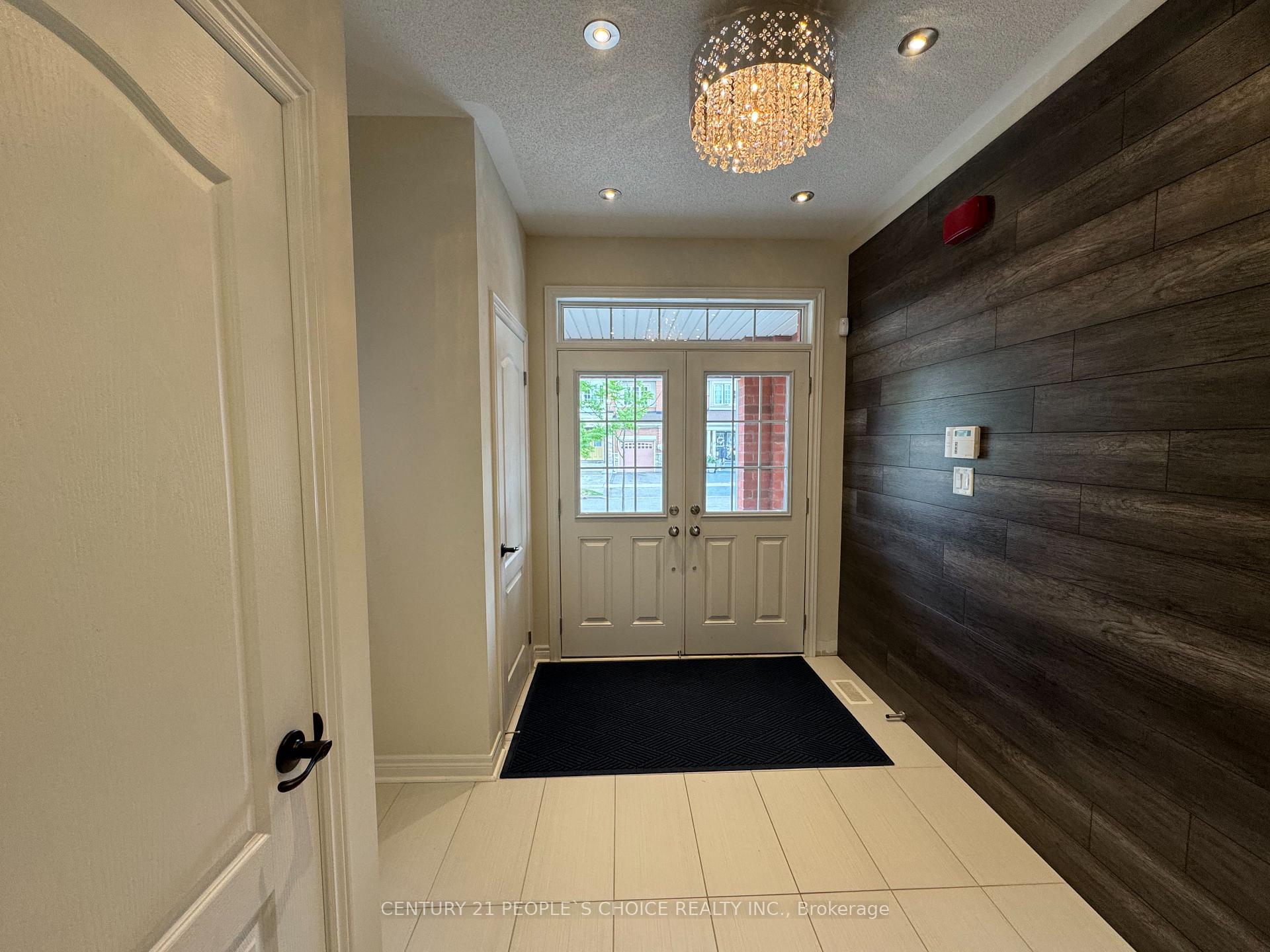 Photo 31 of 22 Westowanis Drive, Etobicoke, West Humber-Clairville — HOMEH