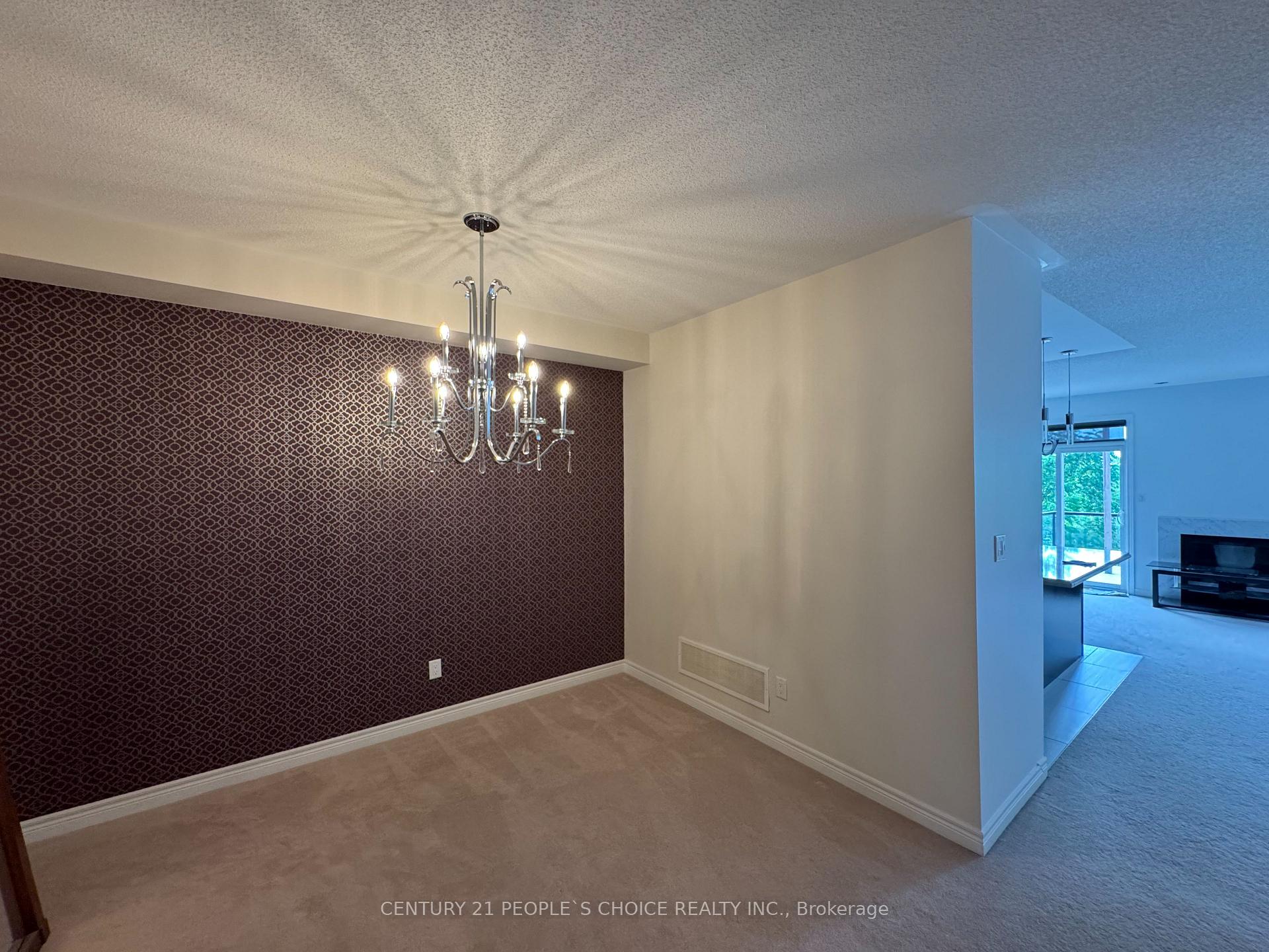 Photo 3 of 22 Westowanis Drive, Etobicoke, West Humber-Clairville — HOMEH
