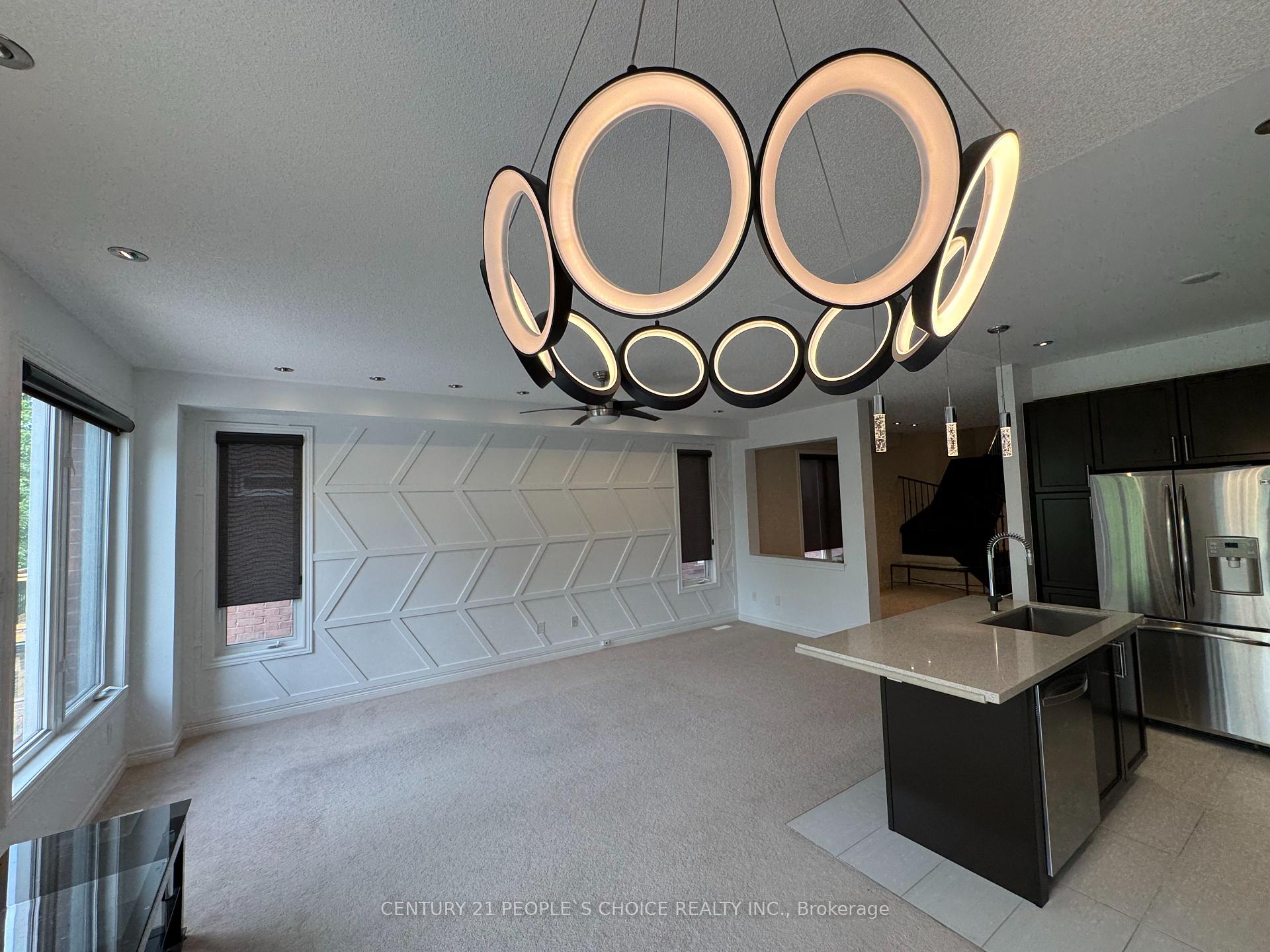 Photo 16 of 22 Westowanis Drive, Etobicoke, West Humber-Clairville — HOMEH