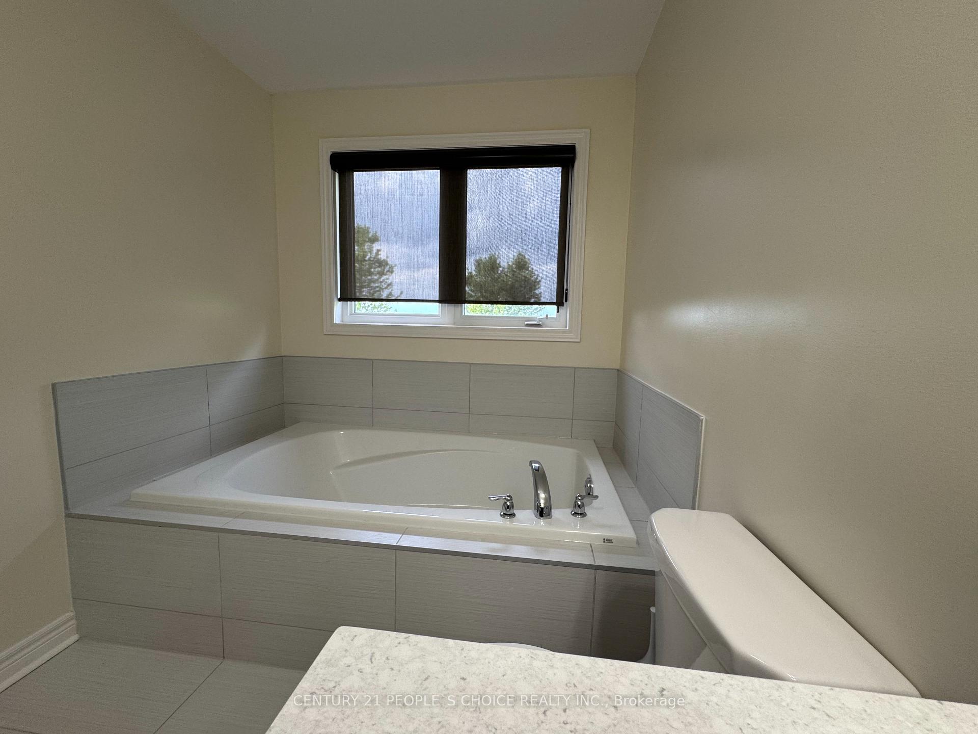 Photo 19 of 22 Westowanis Drive, Etobicoke, West Humber-Clairville — HOMEH
