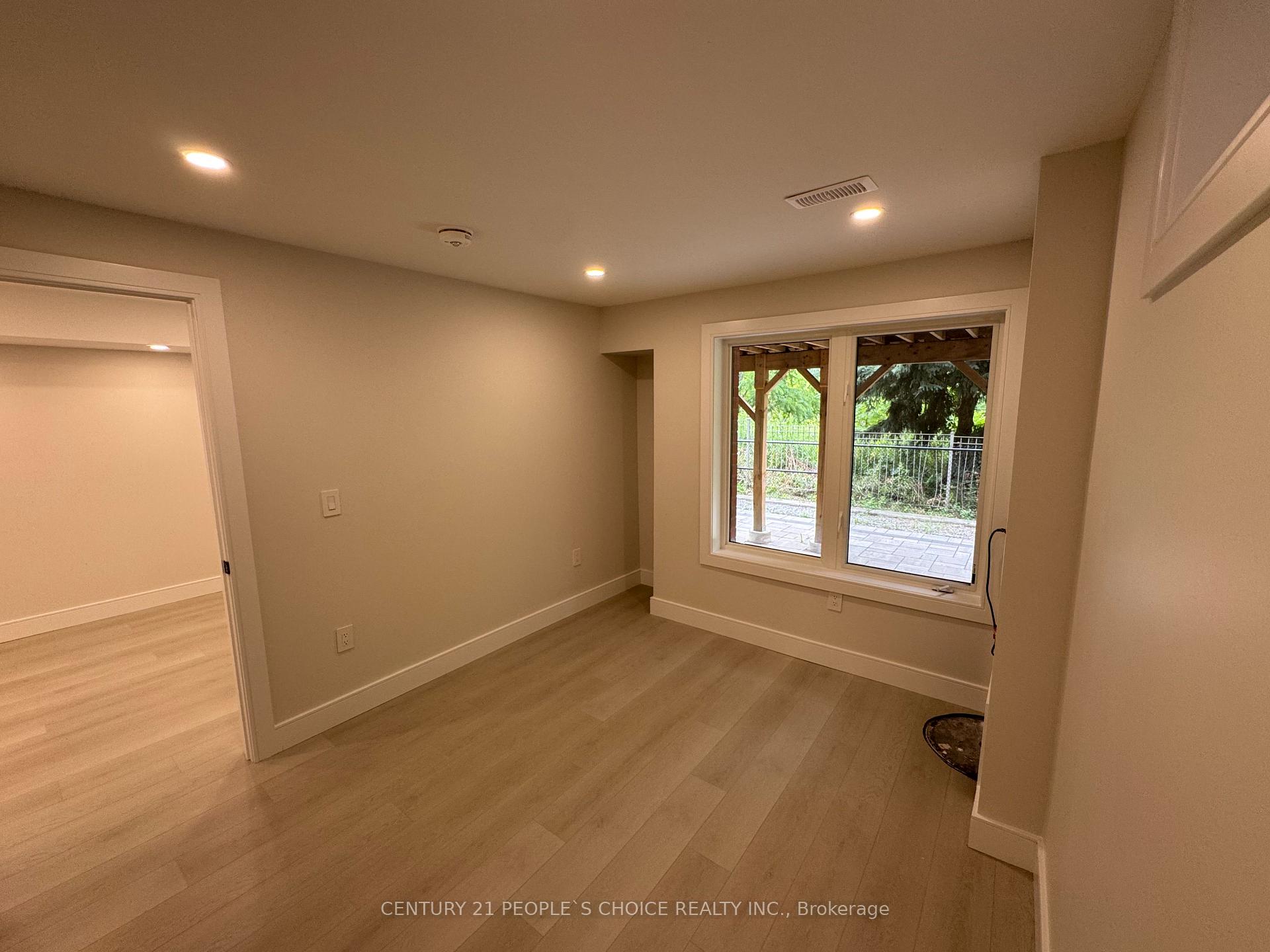 Photo 39 of 22 Westowanis Drive, Etobicoke, West Humber-Clairville — HOMEH