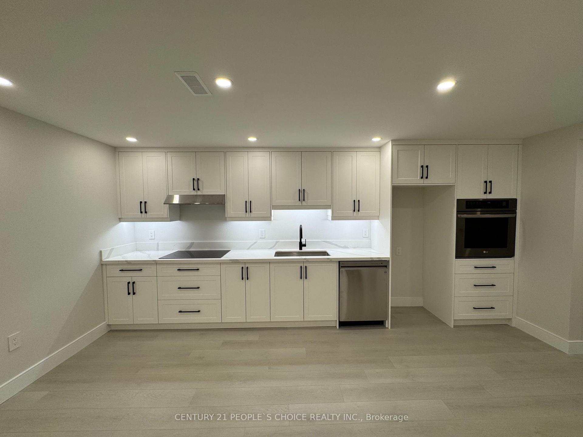 Photo 25 of 22 Westowanis Drive, Etobicoke, West Humber-Clairville — HOMEH