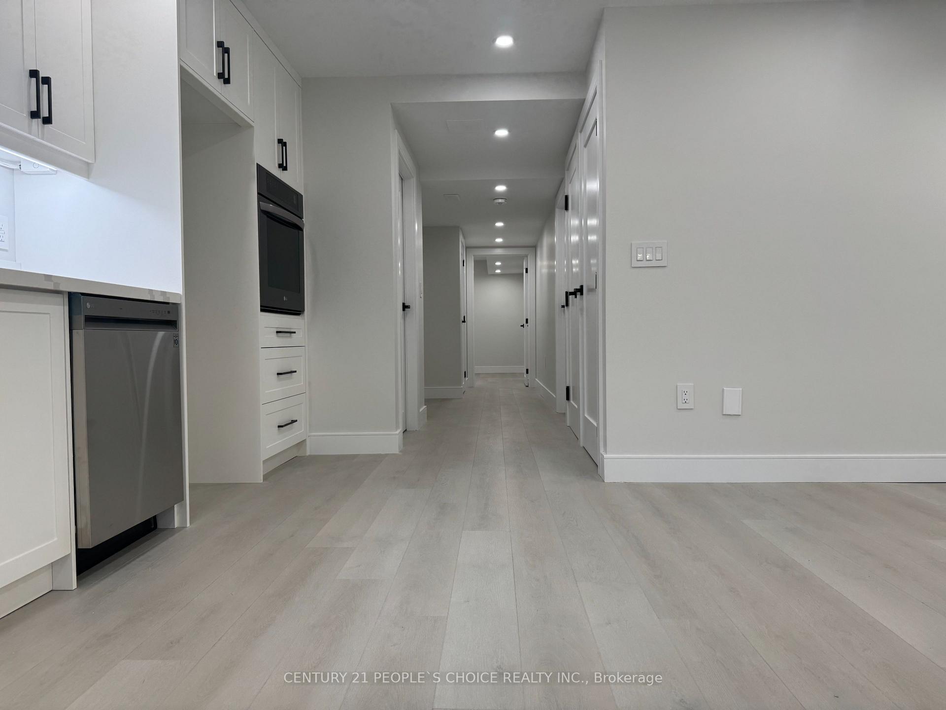 Photo 40 of 22 Westowanis Drive, Etobicoke, West Humber-Clairville — HOMEH