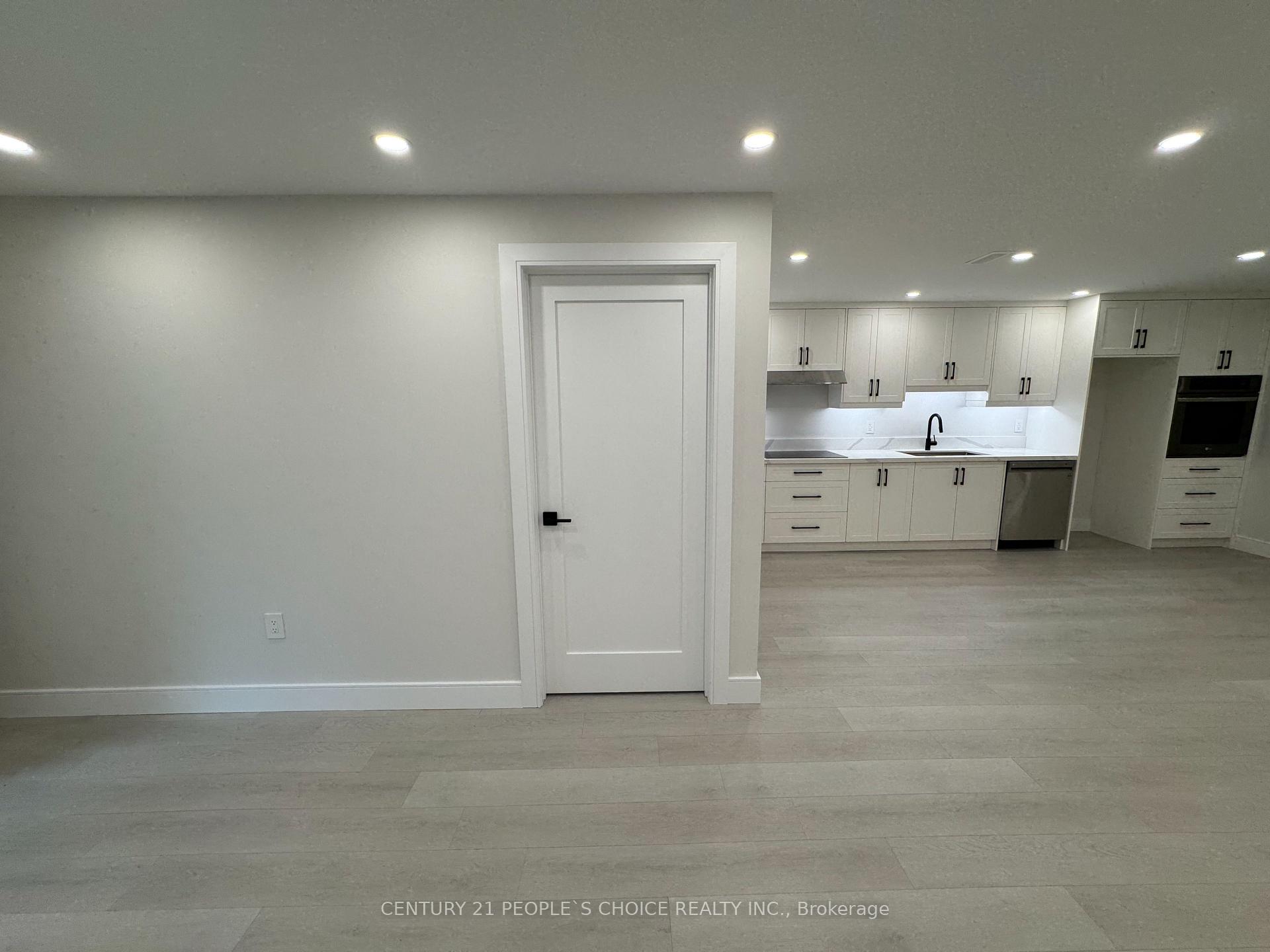 Photo 34 of 22 Westowanis Drive, Etobicoke, West Humber-Clairville — HOMEH