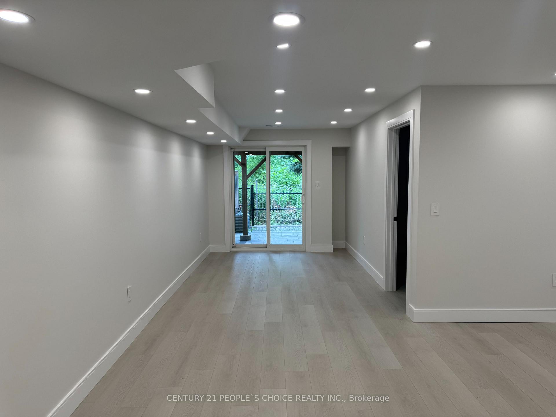 Photo 28 of 22 Westowanis Drive, Etobicoke, West Humber-Clairville — HOMEH
