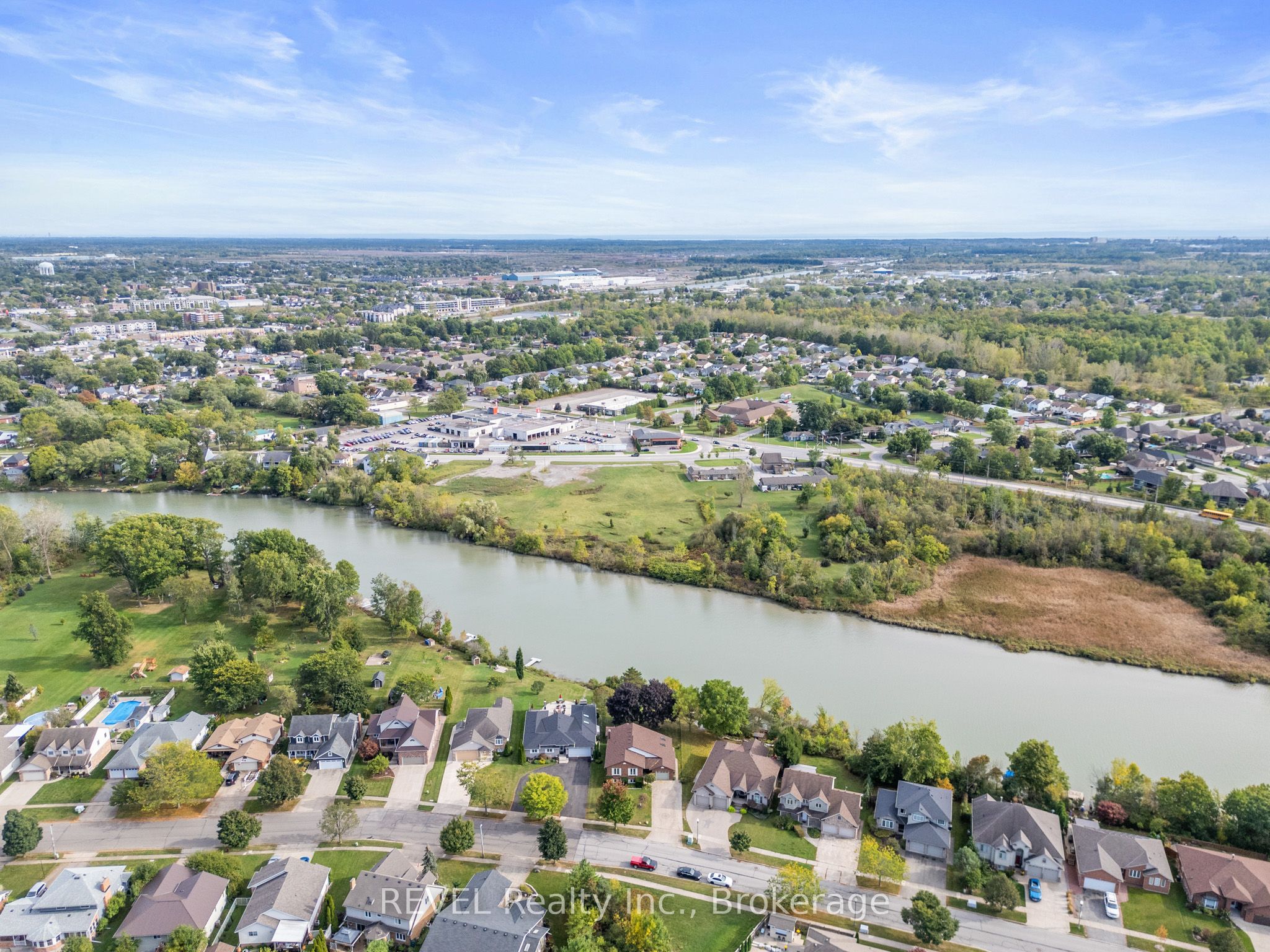 Photo 34 of 126 Colbeck Drive, Welland, Coyle Creek — HOMEH
