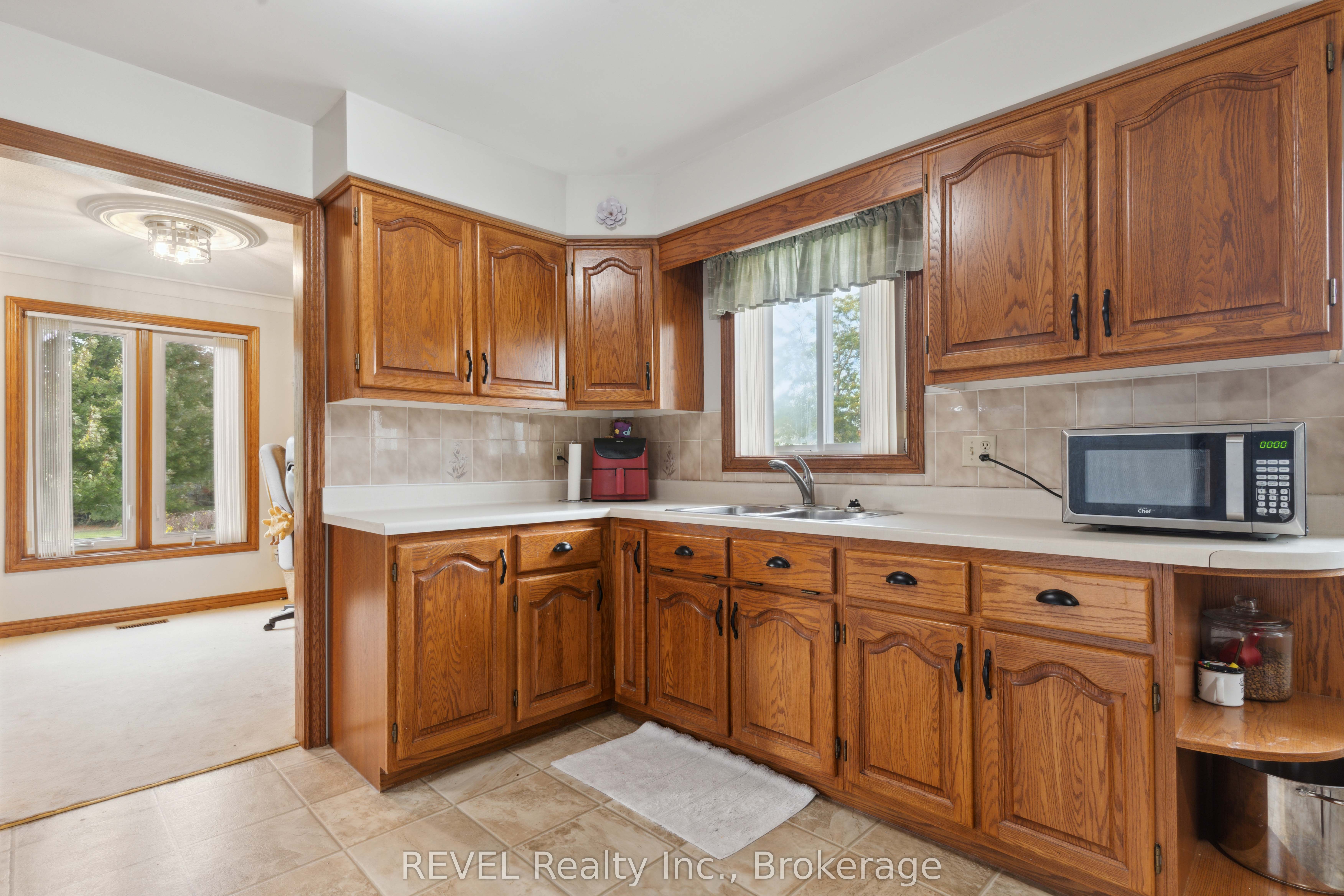 Photo 44 of 126 Colbeck Drive, Welland, Coyle Creek — HOMEH