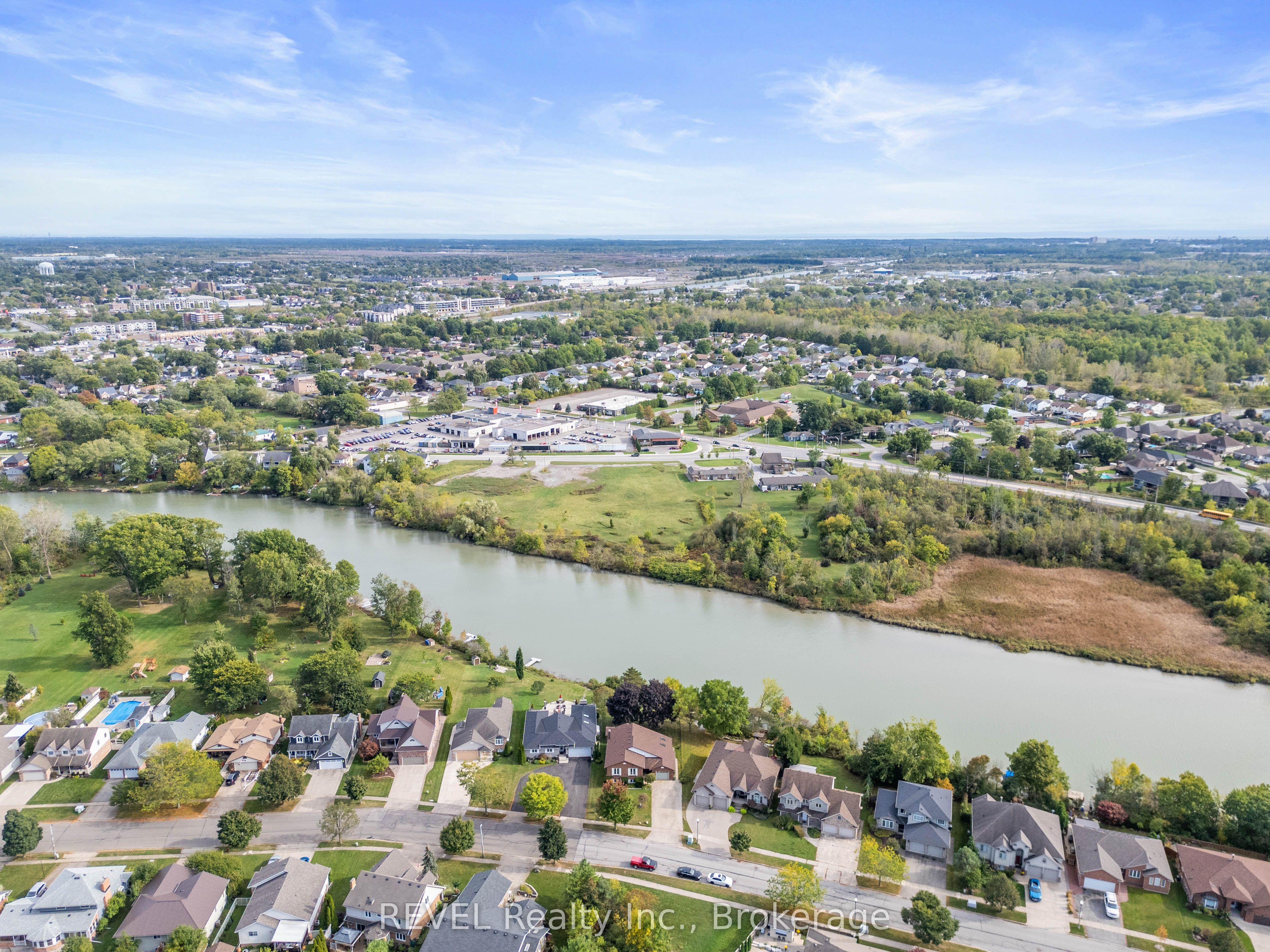 Photo 63 of 126 Colbeck Drive, Welland, Coyle Creek — HOMEH