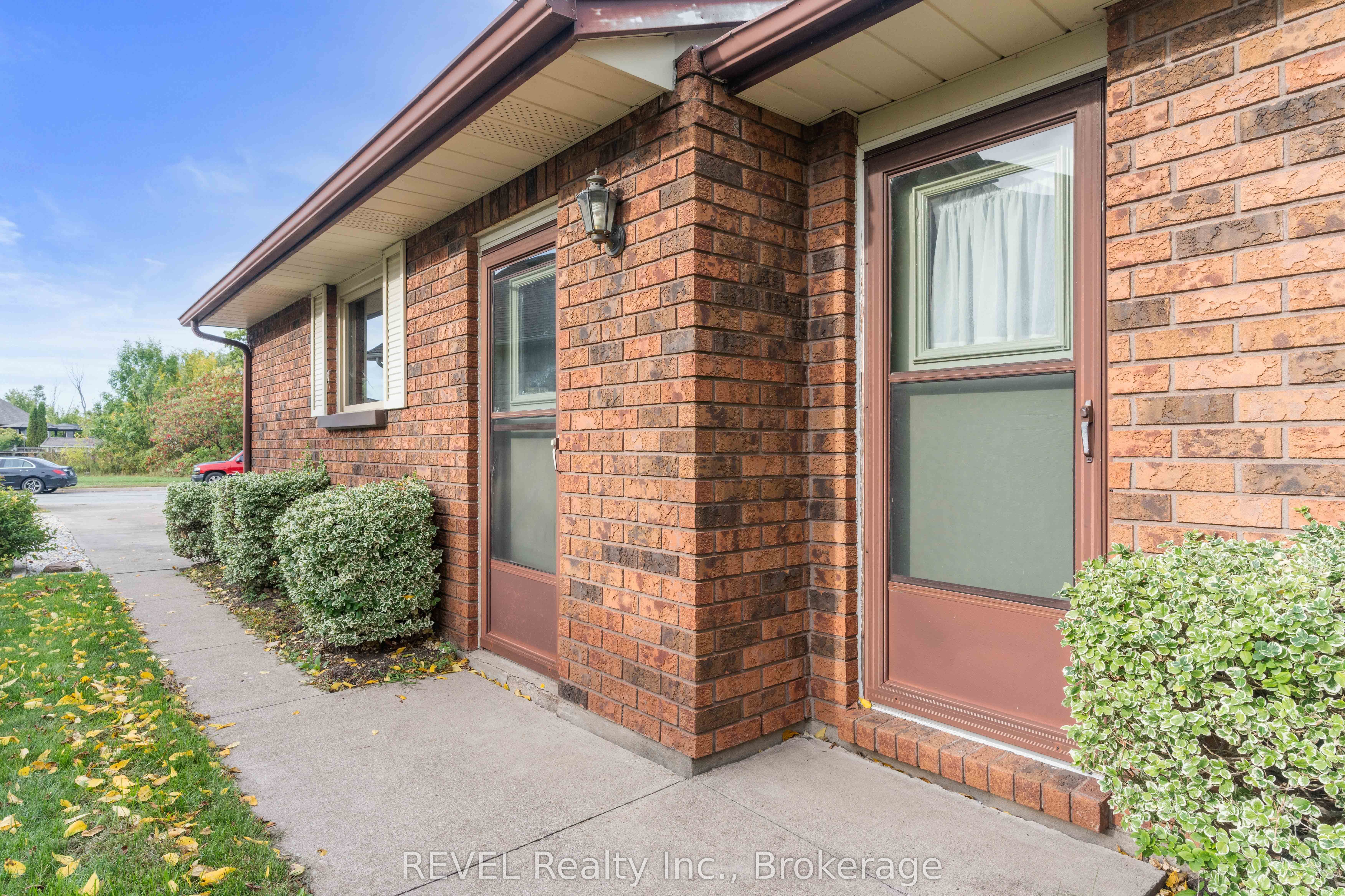 Photo 56 of 126 Colbeck Drive, Welland, Coyle Creek — HOMEH