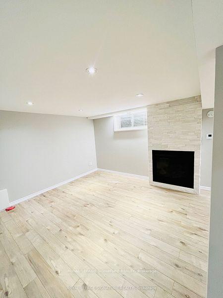Photo 18 of 35 Moon Valley Drive, Etobicoke, West Humber-Clairville — HOMEH