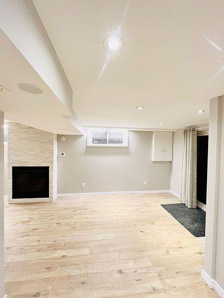 Photo 10 of 35 Moon Valley Drive, Etobicoke, West Humber-Clairville — HOMEH