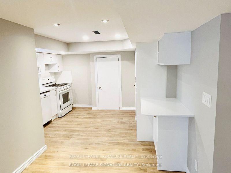 Photo 20 of 35 Moon Valley Drive, Etobicoke, West Humber-Clairville — HOMEH