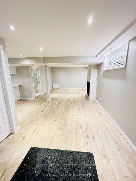 Photo 5 of 35 Moon Valley Drive, Etobicoke, West Humber-Clairville — HOMEH