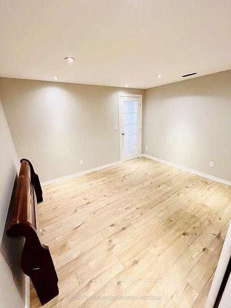 Photo 22 of 35 Moon Valley Drive, Etobicoke, West Humber-Clairville — HOMEH