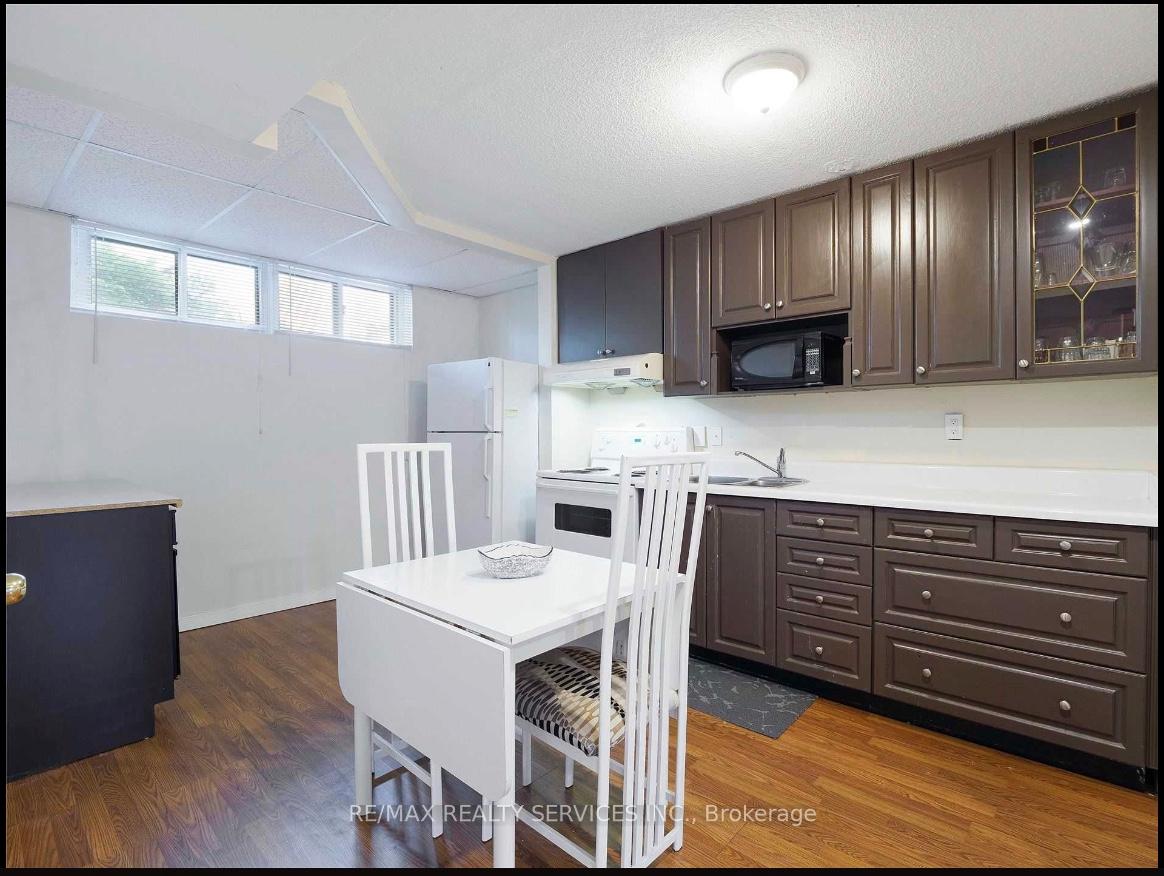 Photo 4 of Unit Basement, 34 Bridgenorth Crescent, Etobicoke, Thistletown-Beaumonde Heights — HOMEH