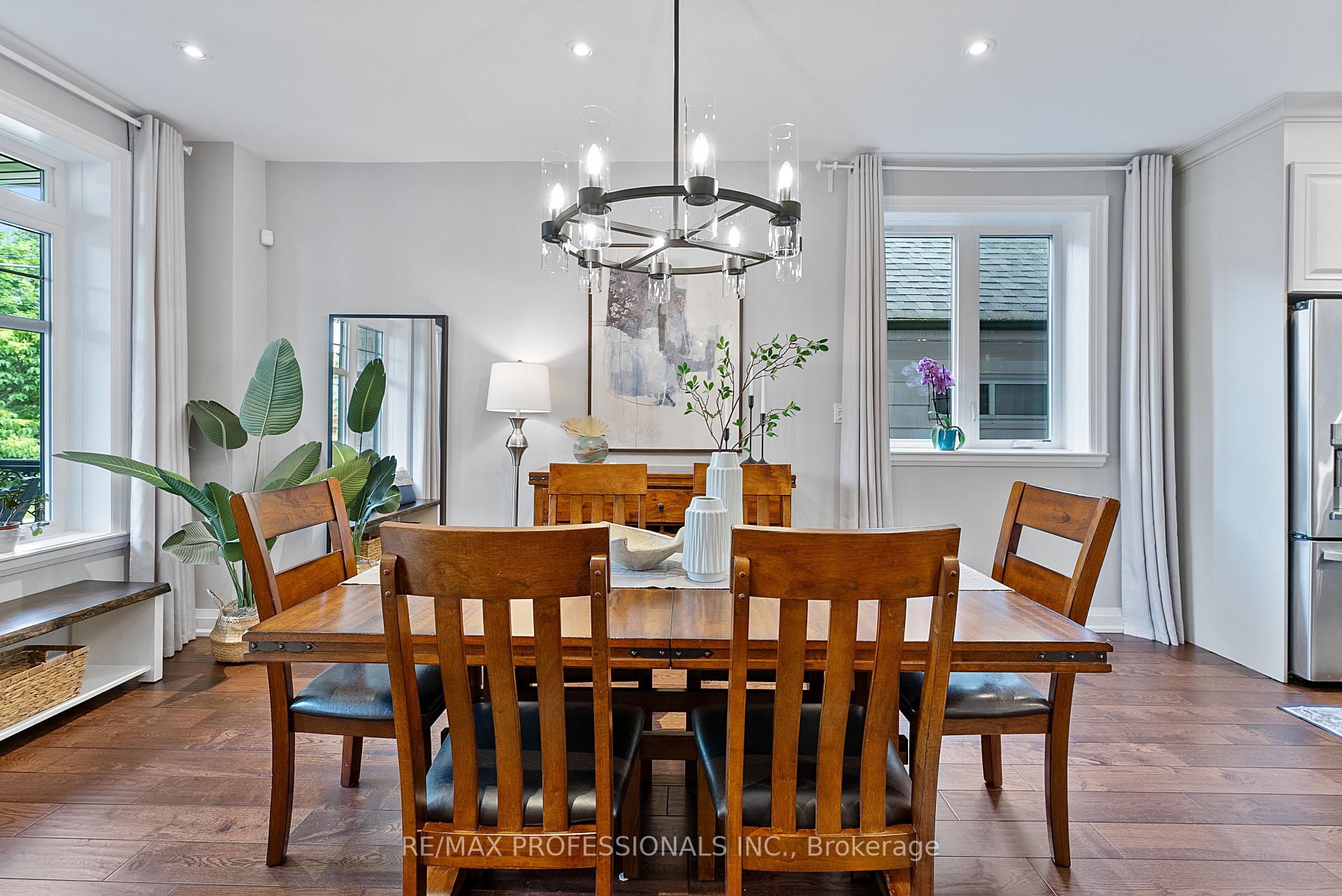 Photo 36 of 12 Brownlea Avenue, Etobicoke, Humber Heights — HOMEH