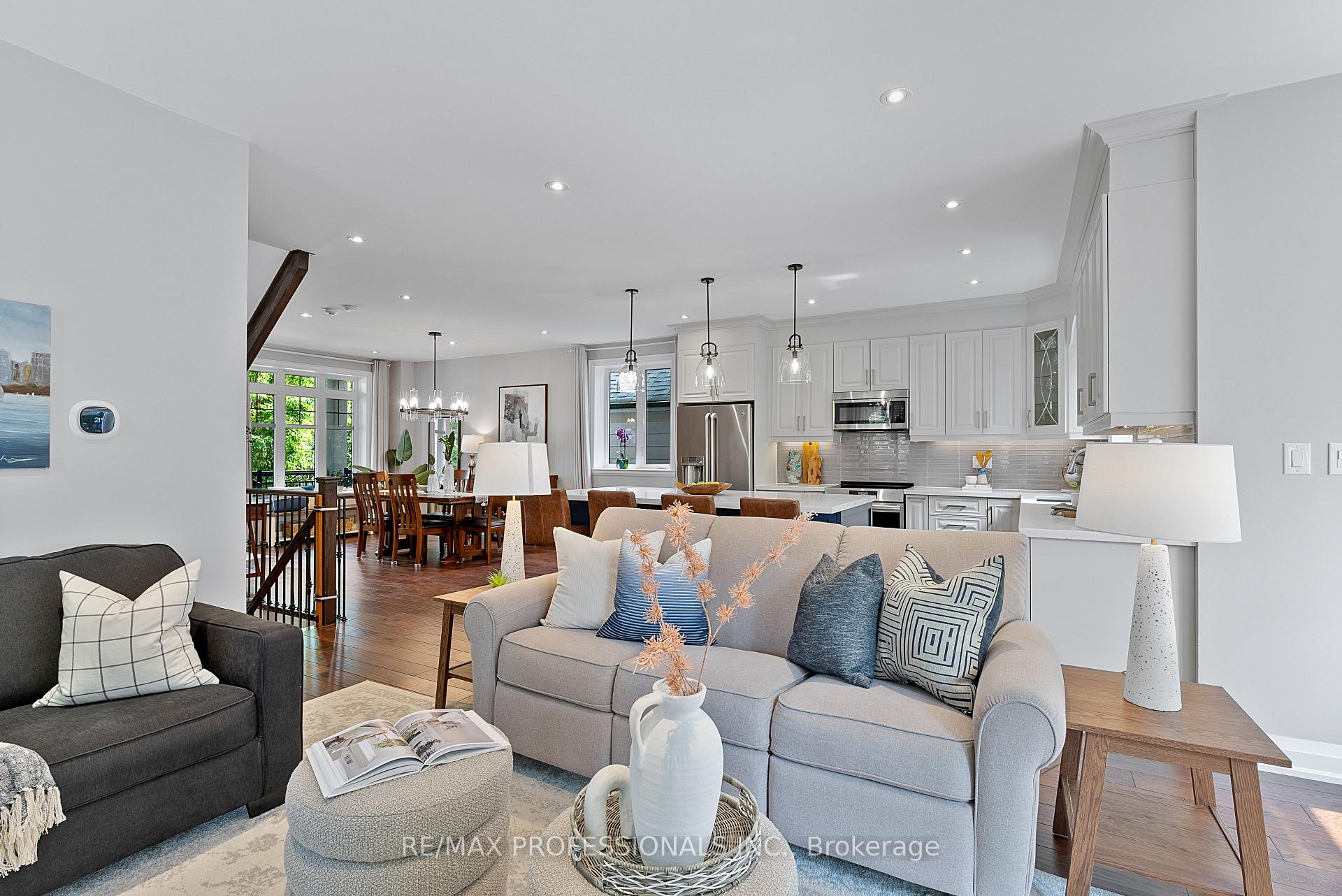 Photo 38 of 12 Brownlea Avenue, Etobicoke, Humber Heights — HOMEH