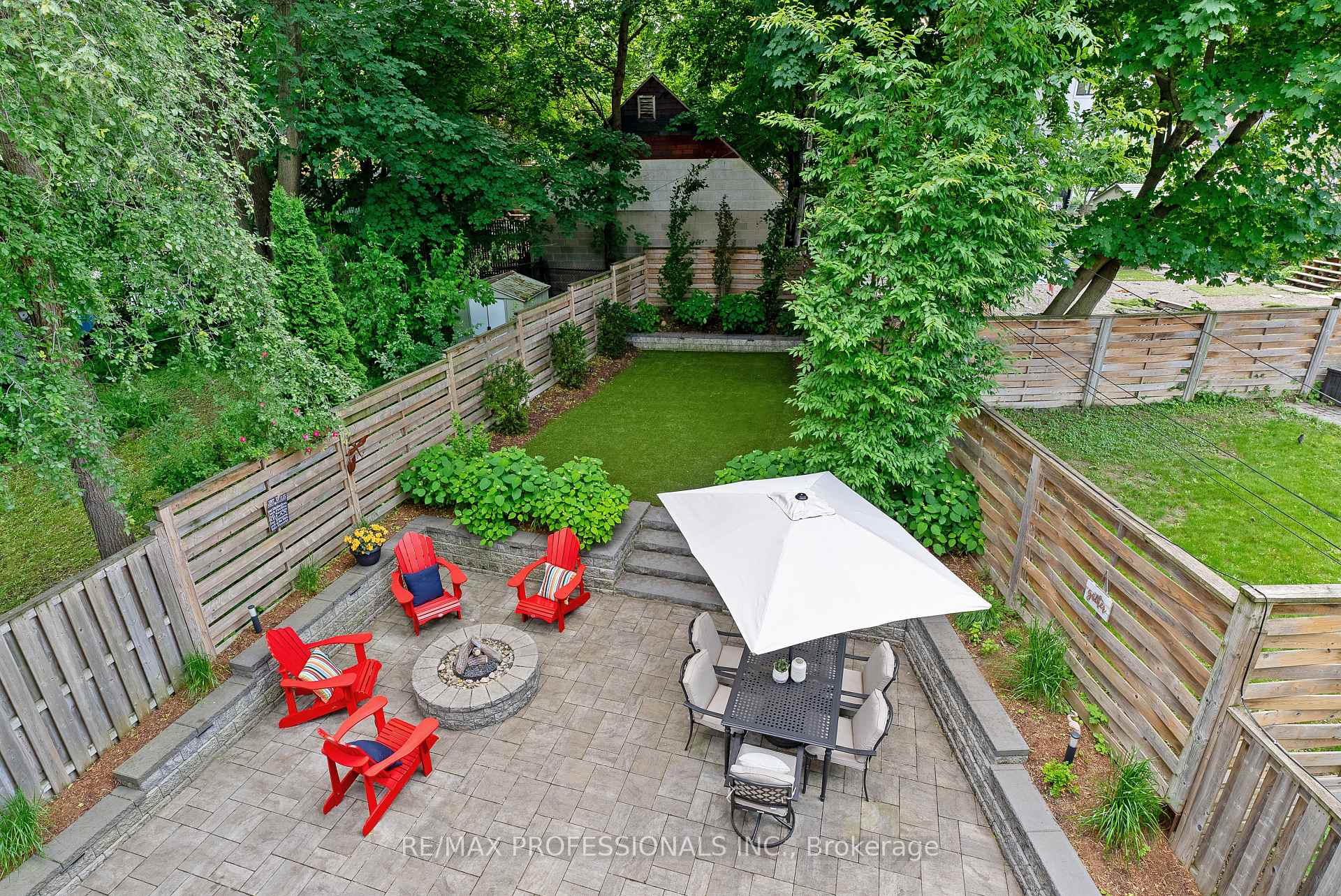 Photo 11 of 12 Brownlea Avenue, Etobicoke, Humber Heights — HOMEH