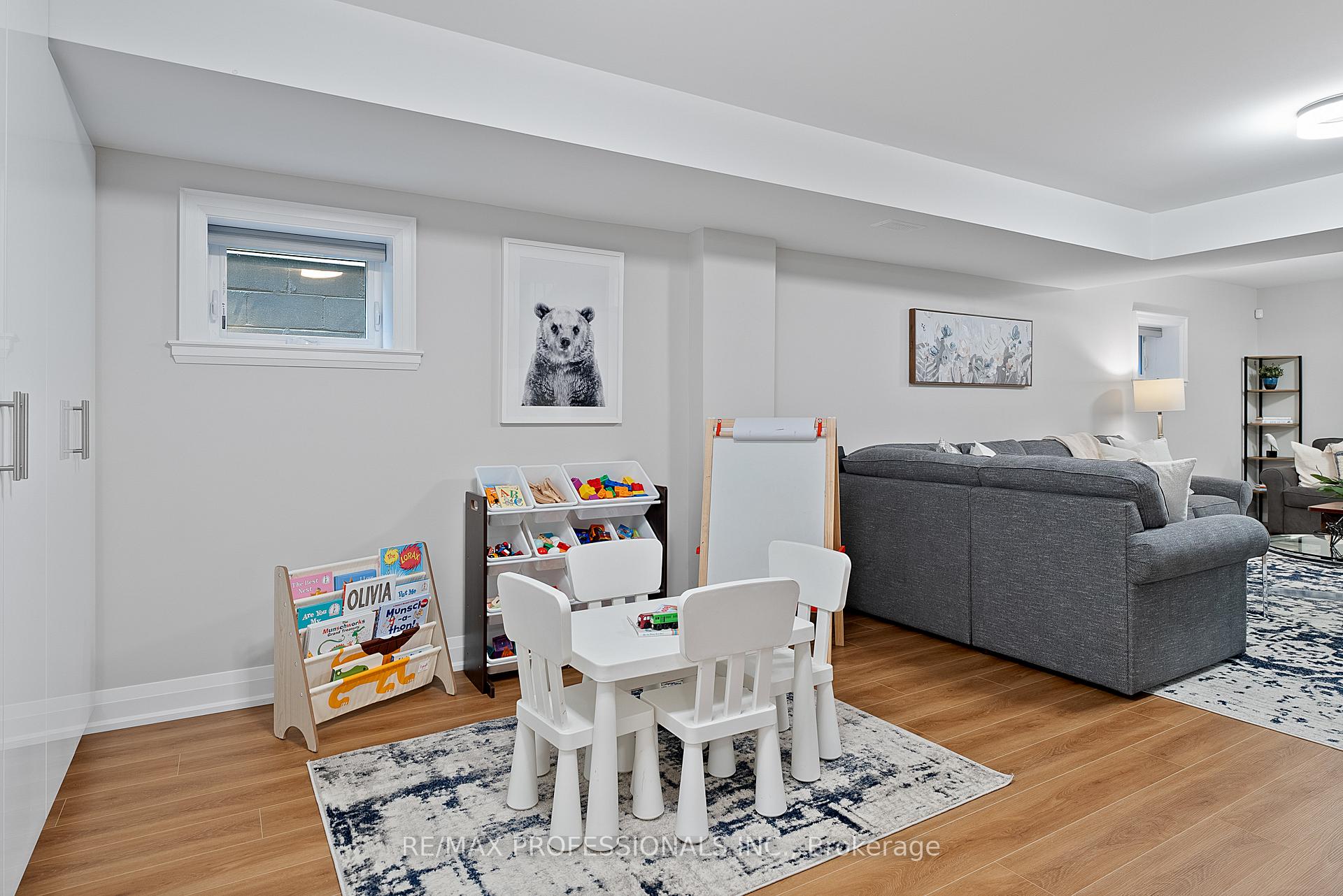 Photo 23 of 12 Brownlea Avenue, Etobicoke, Humber Heights — HOMEH