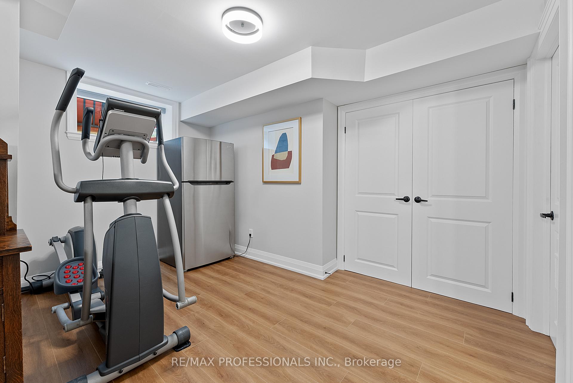 Photo 16 of 12 Brownlea Avenue, Etobicoke, Humber Heights — HOMEH
