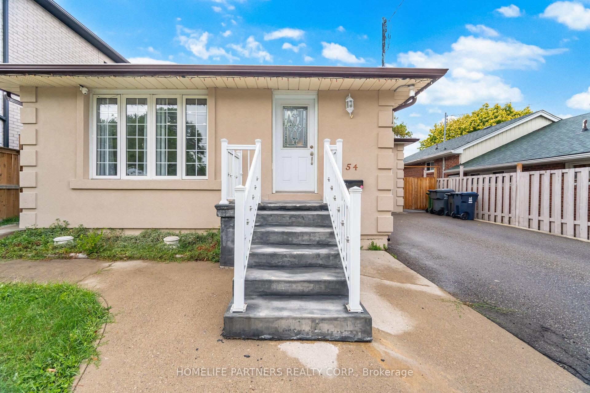 Photo 3 of 54 Fordwich Crescent, Etobicoke, Rexdale-Kipling — HOMEH