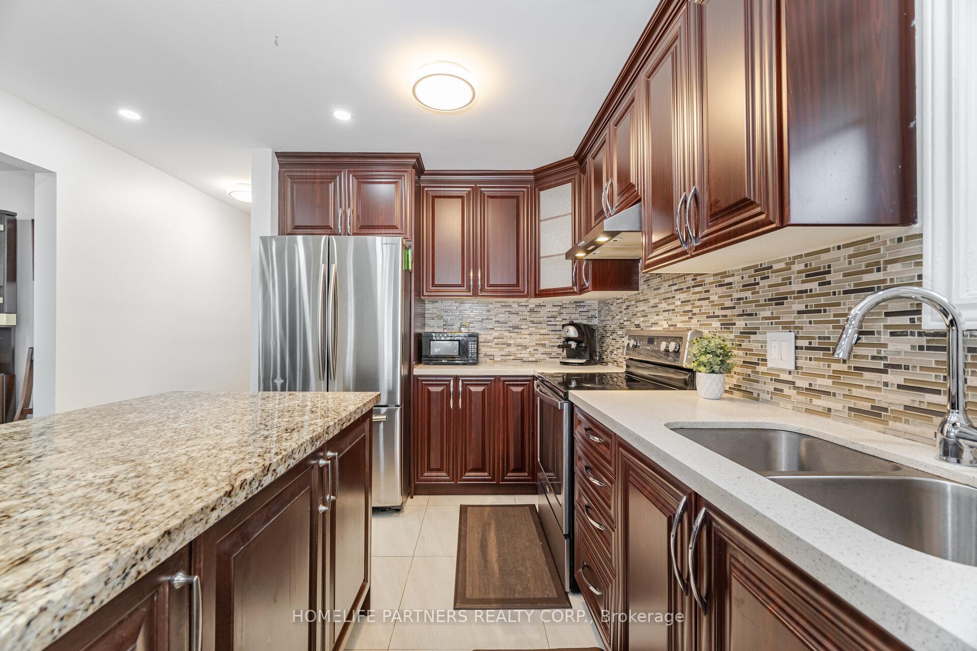 Photo 11 of 54 Fordwich Crescent, Etobicoke, Rexdale-Kipling — HOMEH
