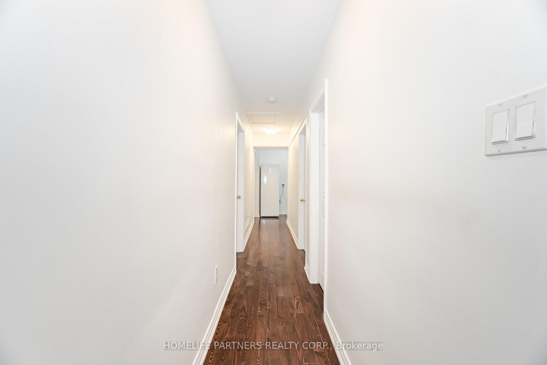 Photo 13 of 54 Fordwich Crescent, Etobicoke, Rexdale-Kipling — HOMEH